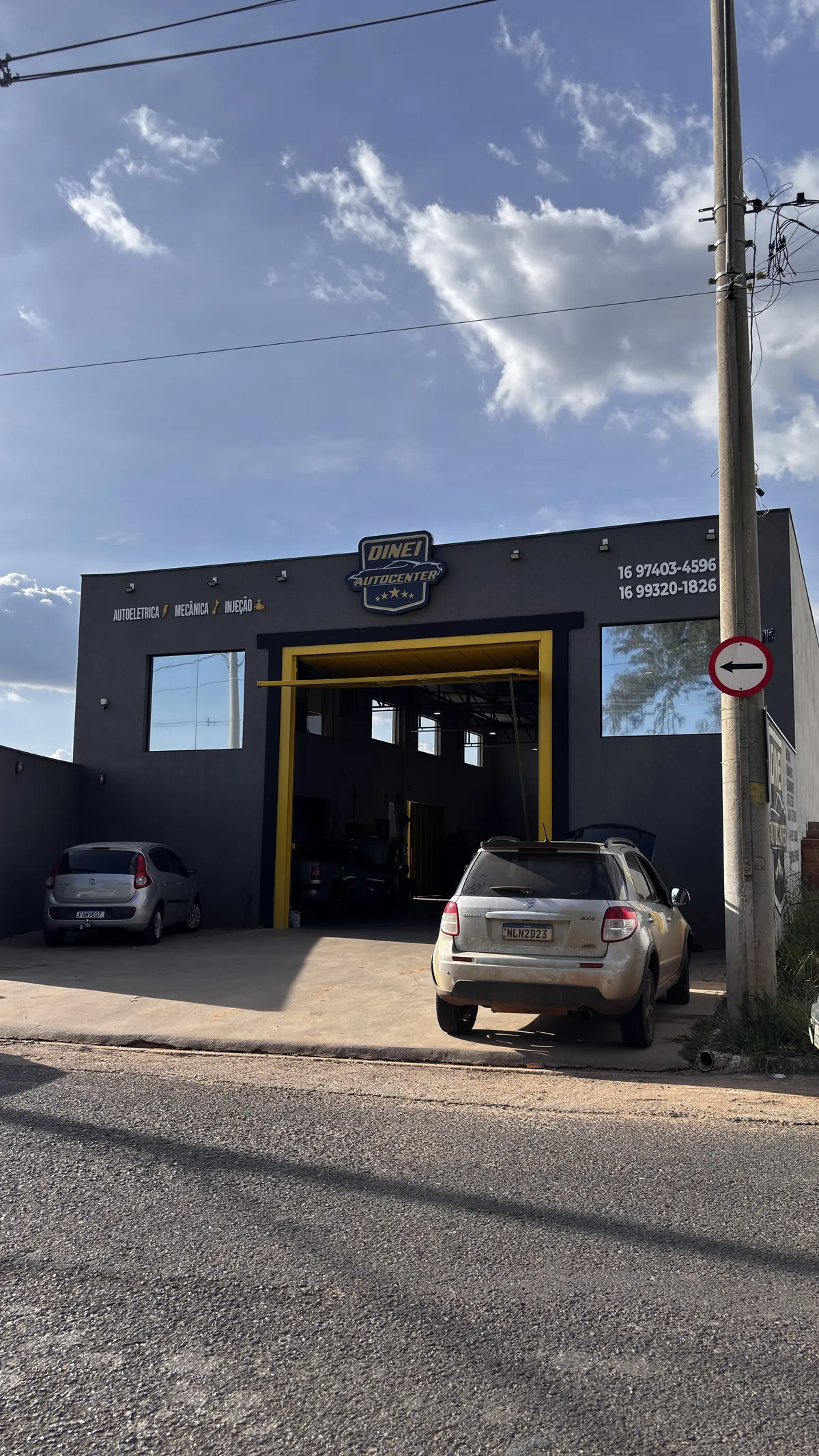Equipamentos profissionais da oficina mecânica Dinei Auto Center